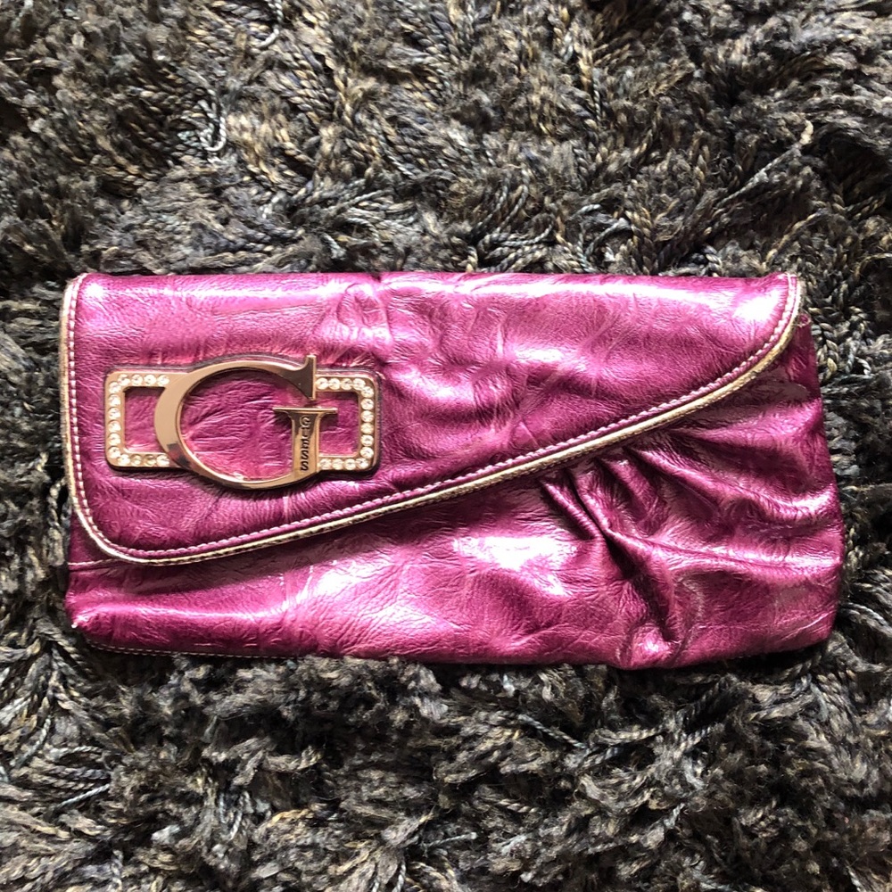 Guess clutch purple